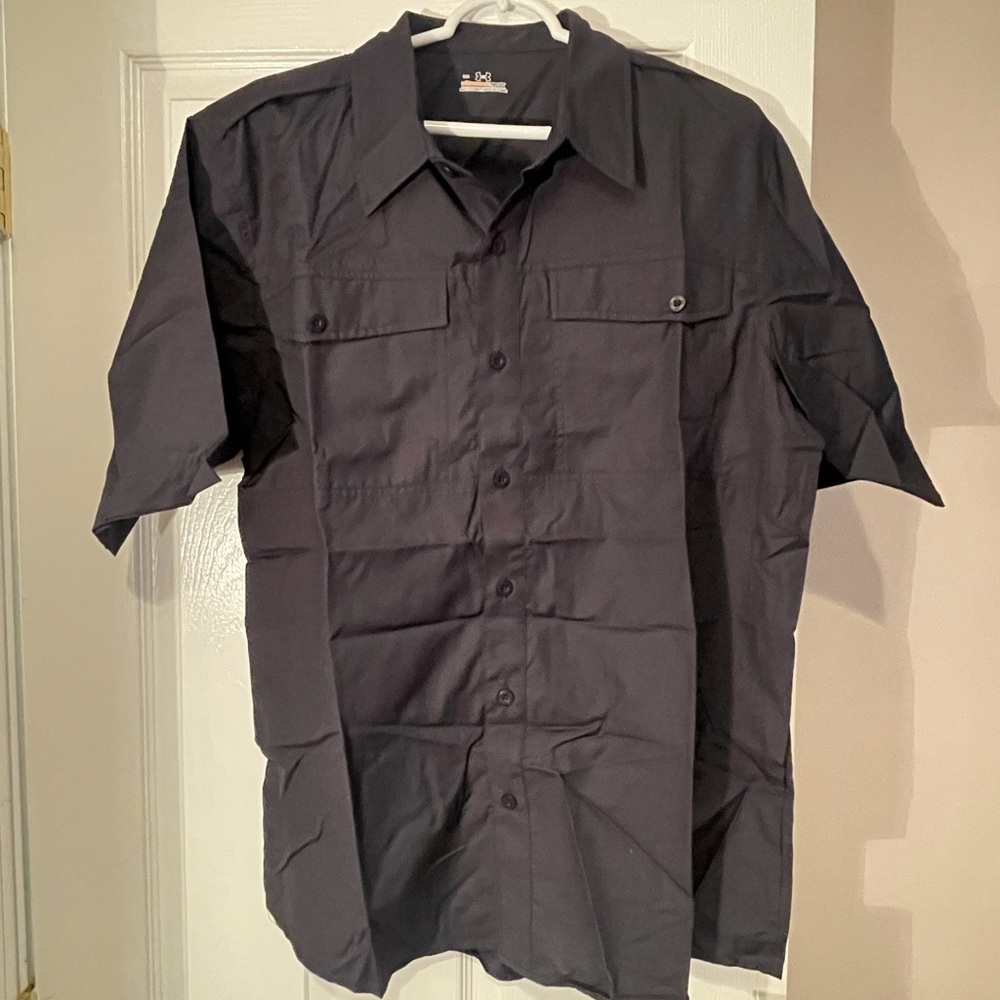 NWT Men’s large all season black button up.